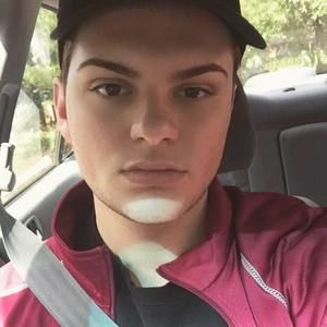 Meet your Posher, Tyler